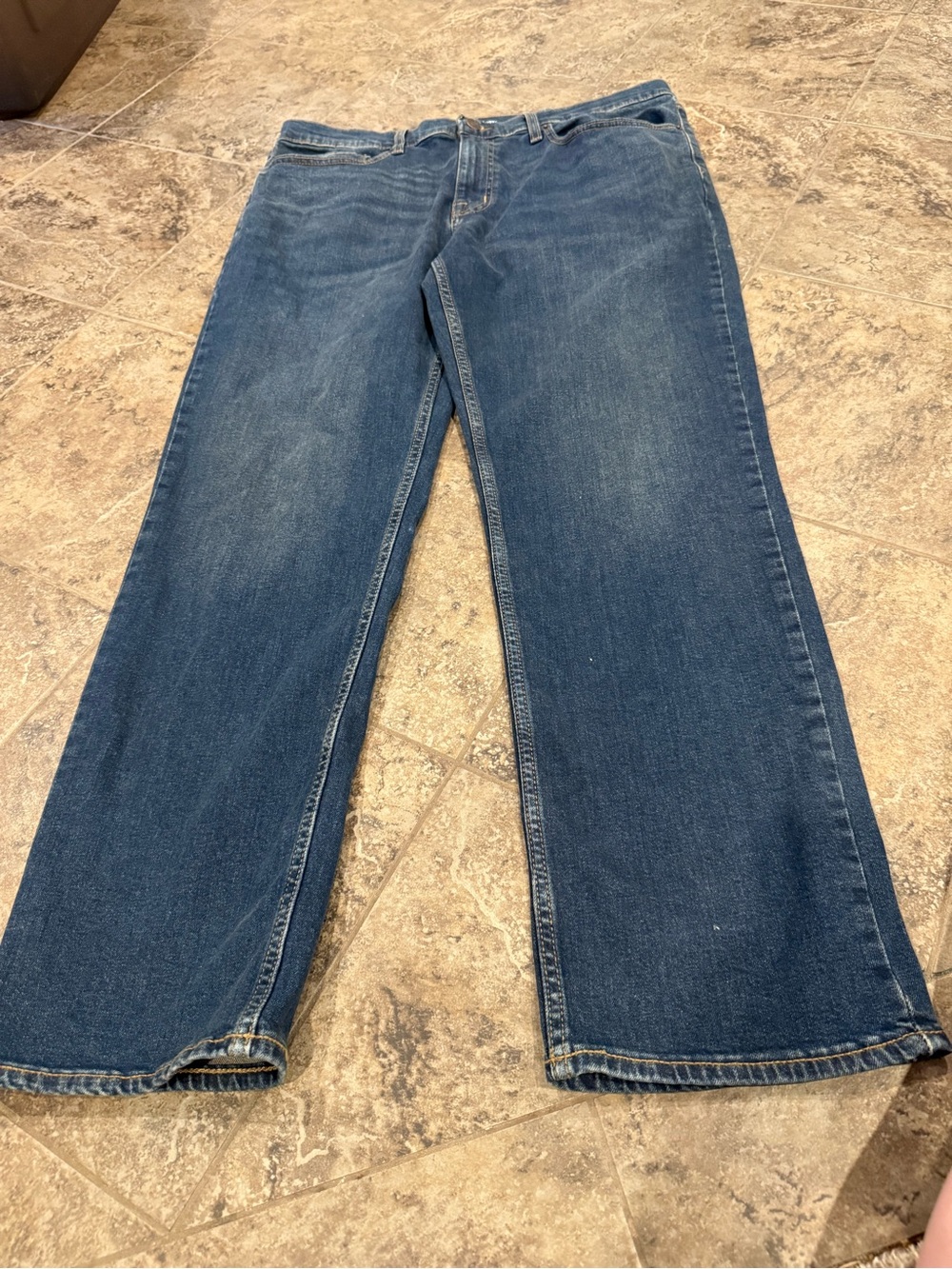 🍕NWOT Classic Straight-Leg Blue Denim Jeans